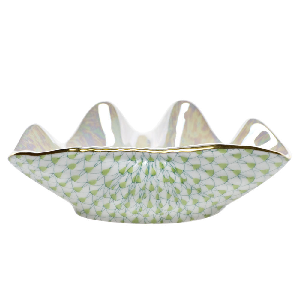 Key Lime fishnet Clam Shell Figurine figurine, hand-painted Herend porcelain with 24k gold accents
