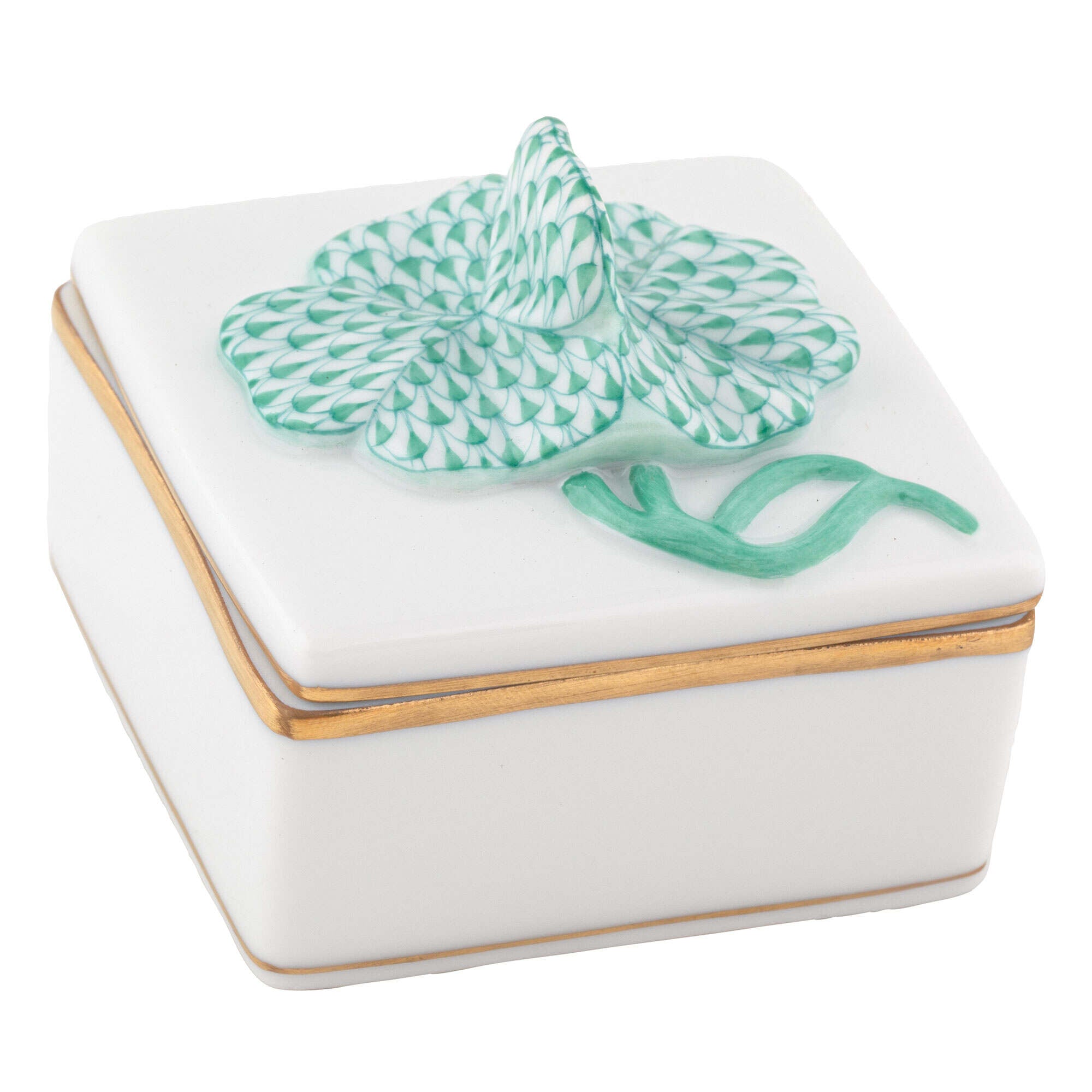Herend Clover Box porcelain figurine painted in the Green fishnet pattern