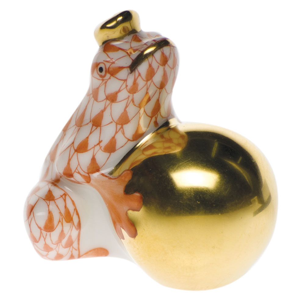Herend Frog with Crown Figurine porcelain figurine painted in the Rust fishnet pattern