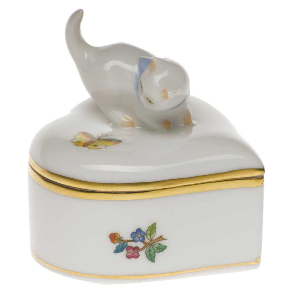 Hand-painted Herend Heart Box with Cat in fine porcelain, 2.25in L X 2.25in W, on a white background