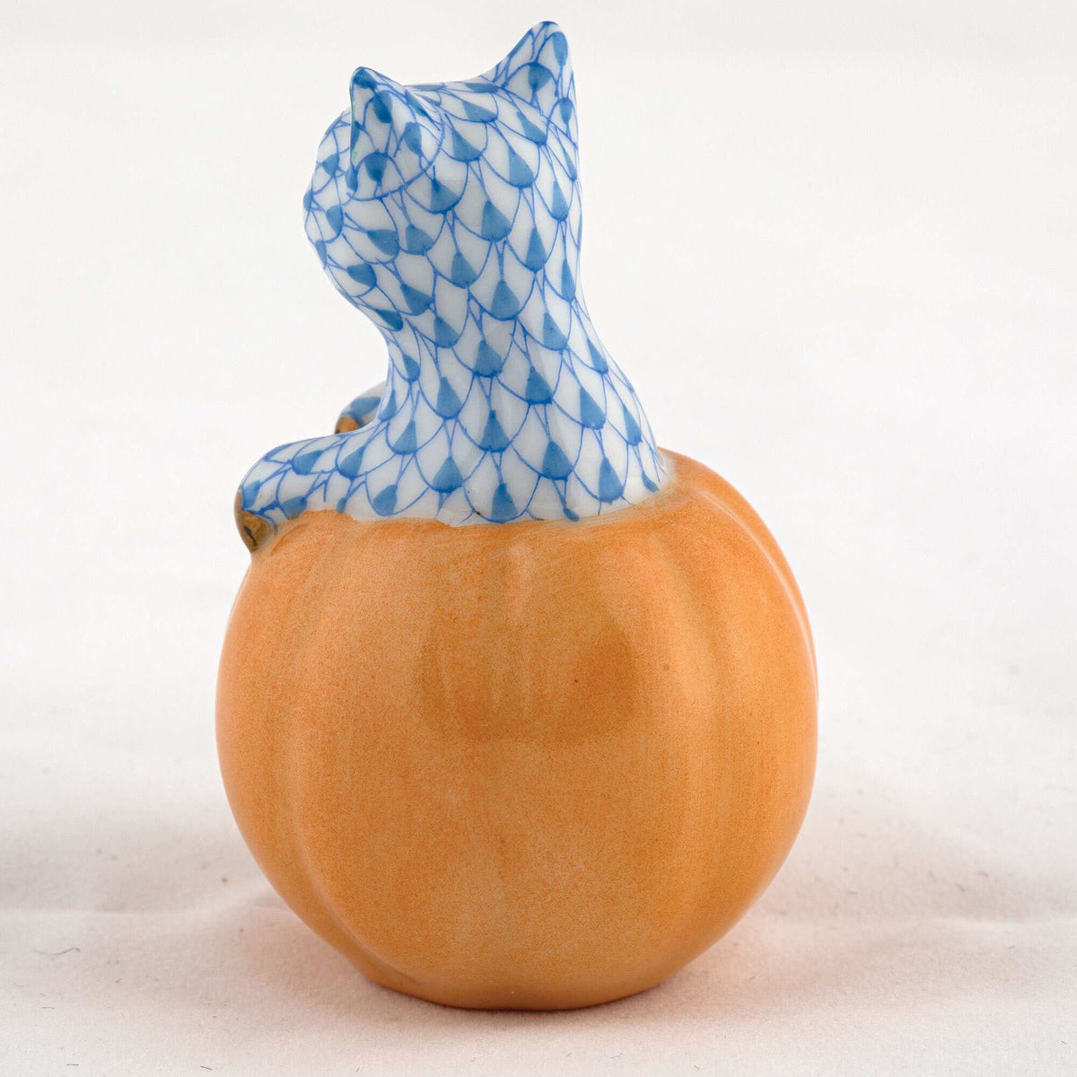 Herend Jack O Lantern Kitty Figurine – Blue, alternate view