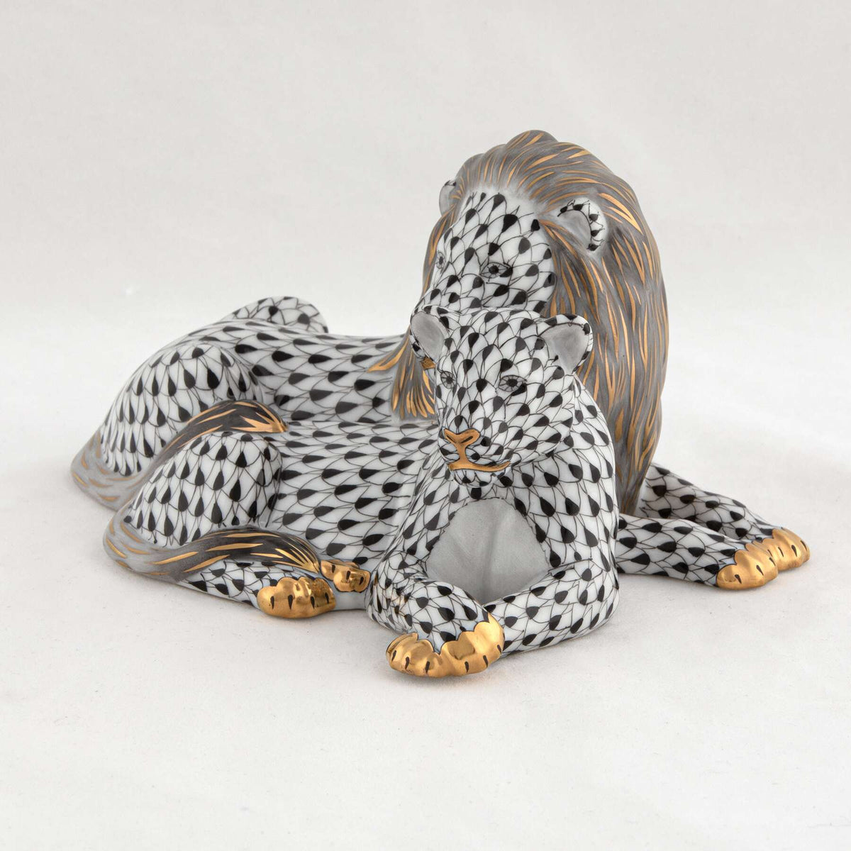 Herend Lion and Lioness Figurine – Black, alternate view