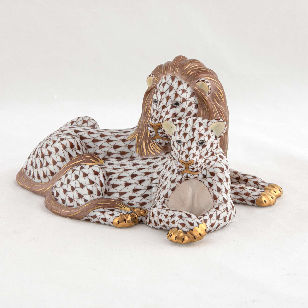 Herend Lion and Lioness Figurine – Chocolate, alternate view