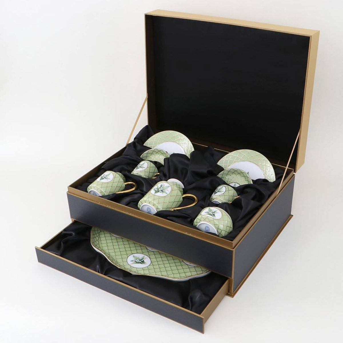 Herend Queen Elizabeth Tea Set, alternate view