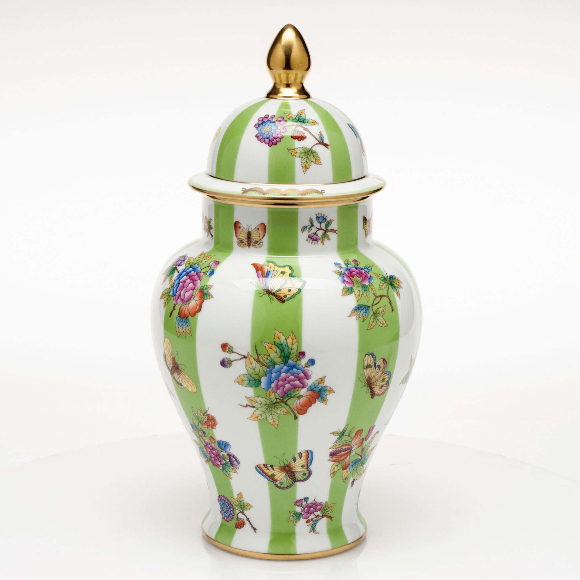 Herend Queen Victoria Covered Urn Vase — additional view