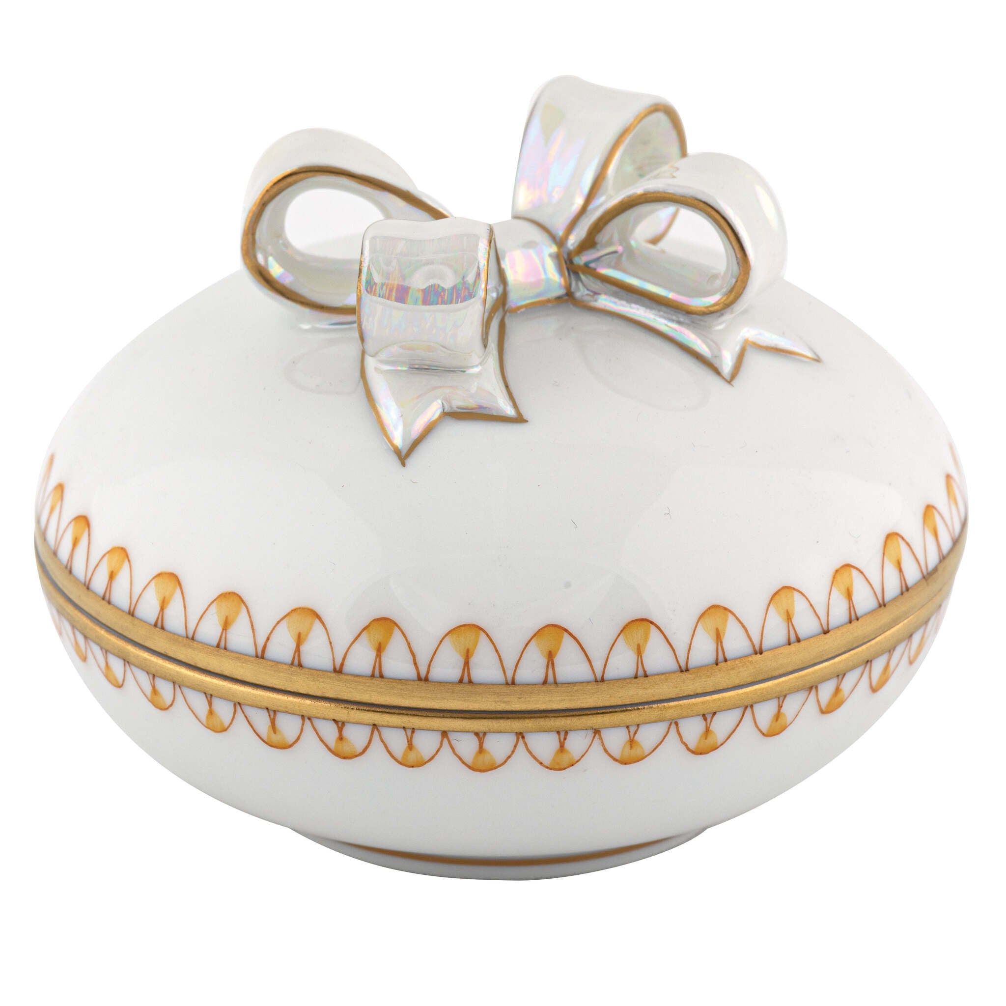 Herend Round Box with Bow porcelain figurine painted in the Butterscotch fishnet pattern