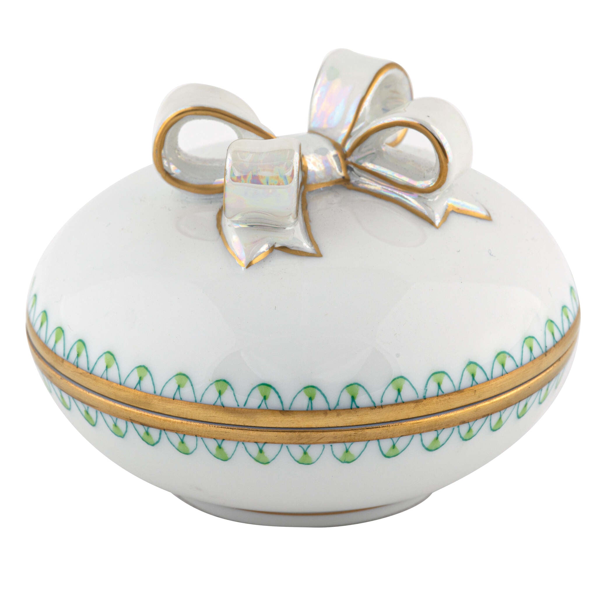 Herend Round Box with Bow porcelain figurine painted in the Key Lime fishnet pattern