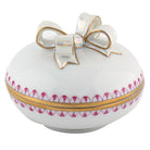 Herend Round Box with Bow porcelain figurine painted in the Raspberry fishnet pattern