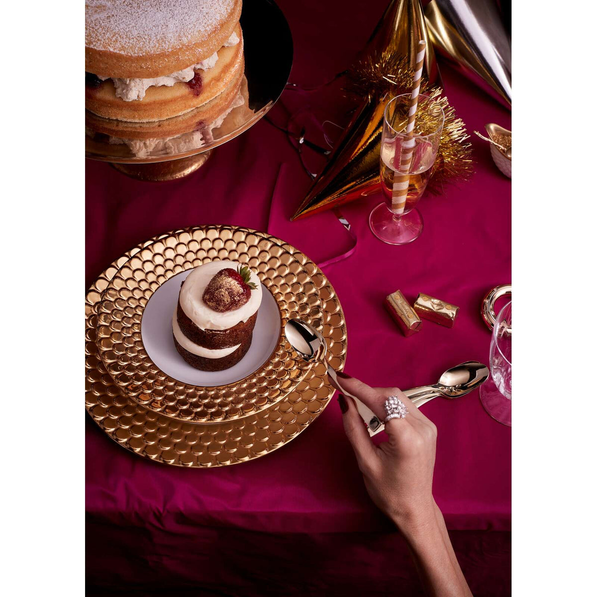 L'Objet Aegean Dinner Plate – Gold, alternate view
