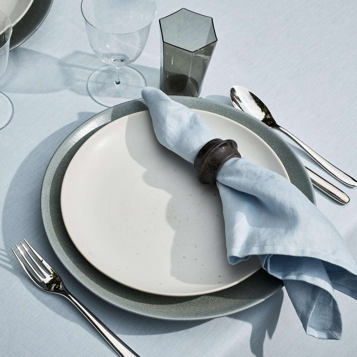 L'Objet Linen Sateen Napkins - Light Blue (Set of 4), alternate view