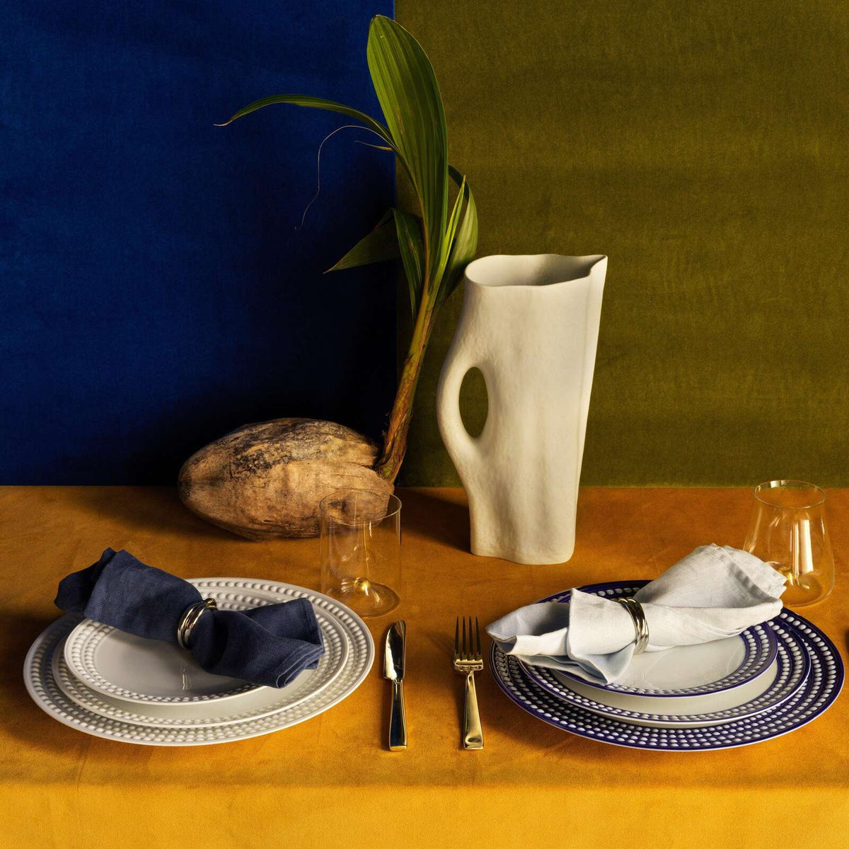 L'Objet Linen Sateen Napkins Set of 4 – Blue, alternate view