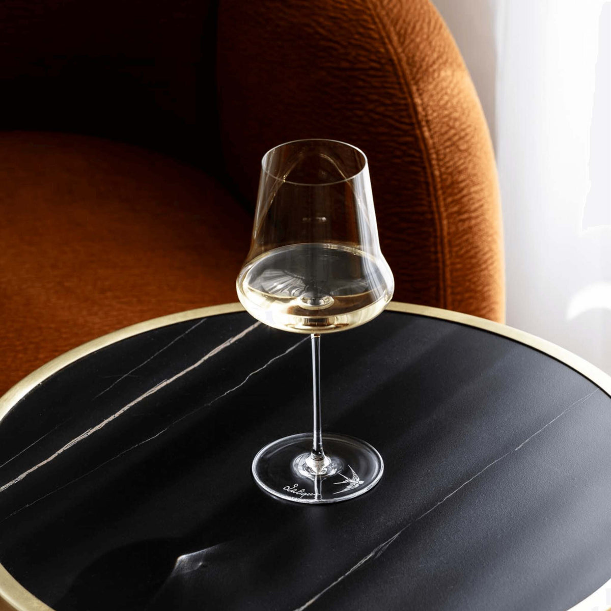 Lalique 1er Cru, Set of 2 Wine Glasses, lifestyle view