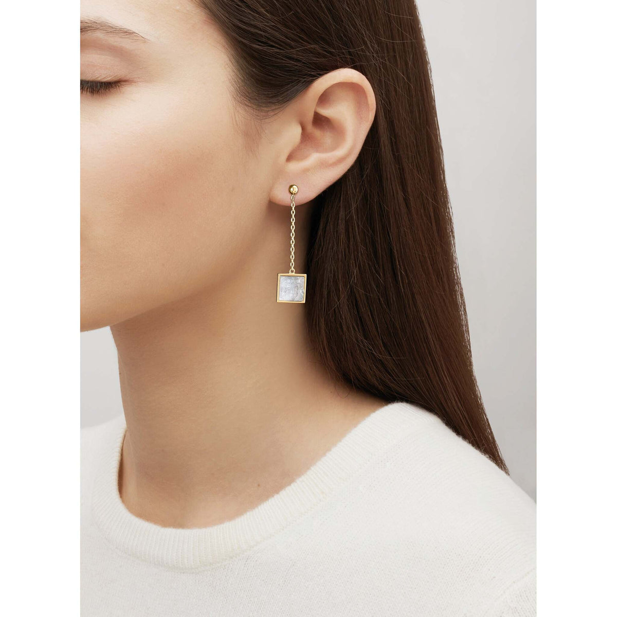 Lalique Aréthuse Long Earrings, alternate view