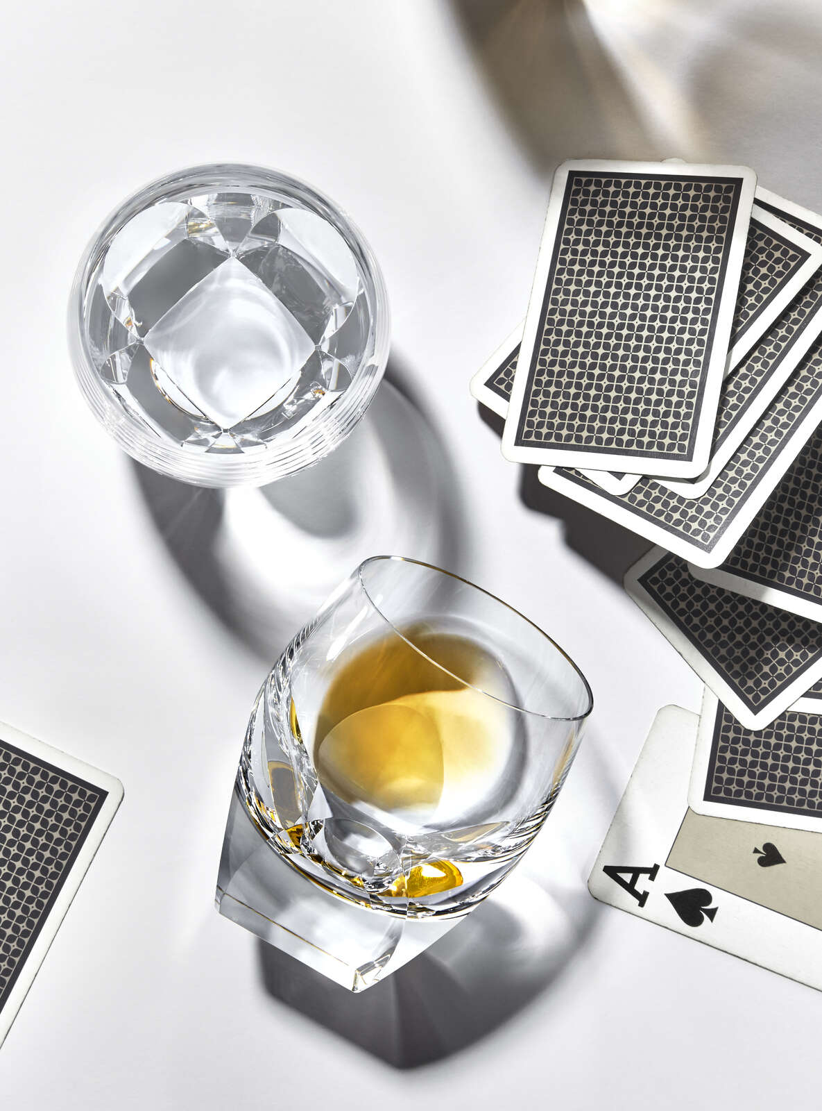 Moser Bar Tumbler 220 ml in a styled setting