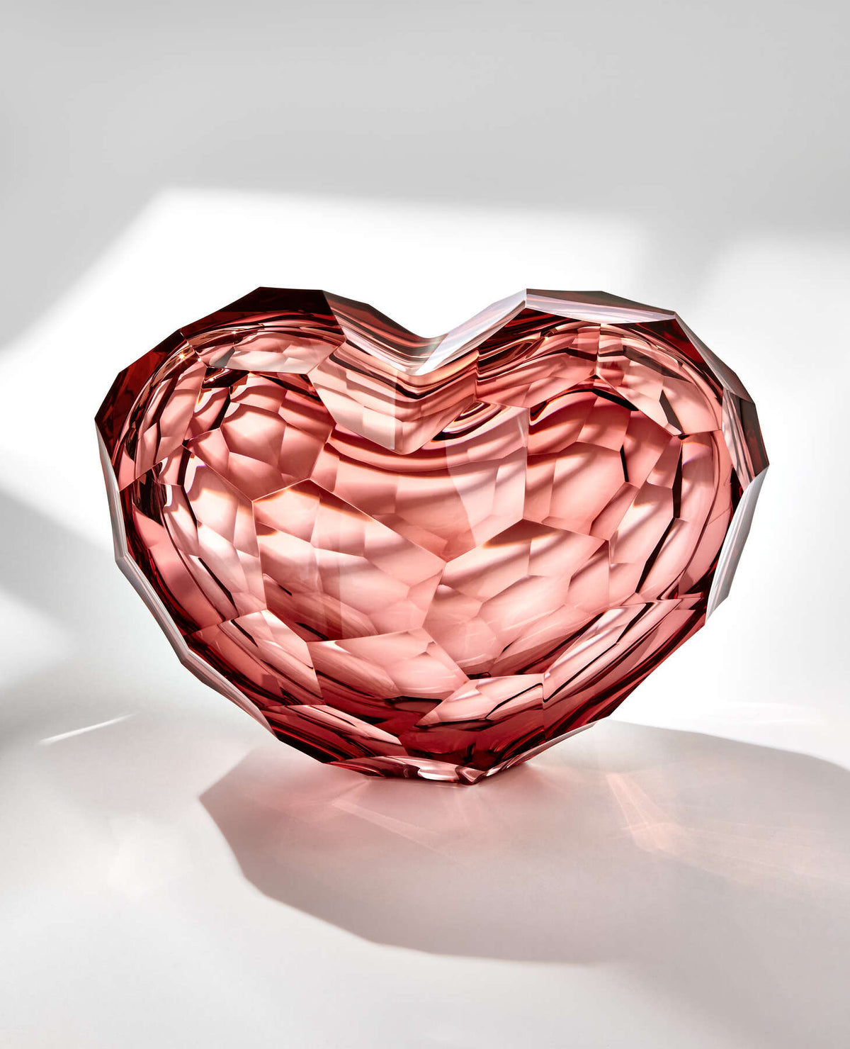 Moser Heart 20.5 cm in a styled setting