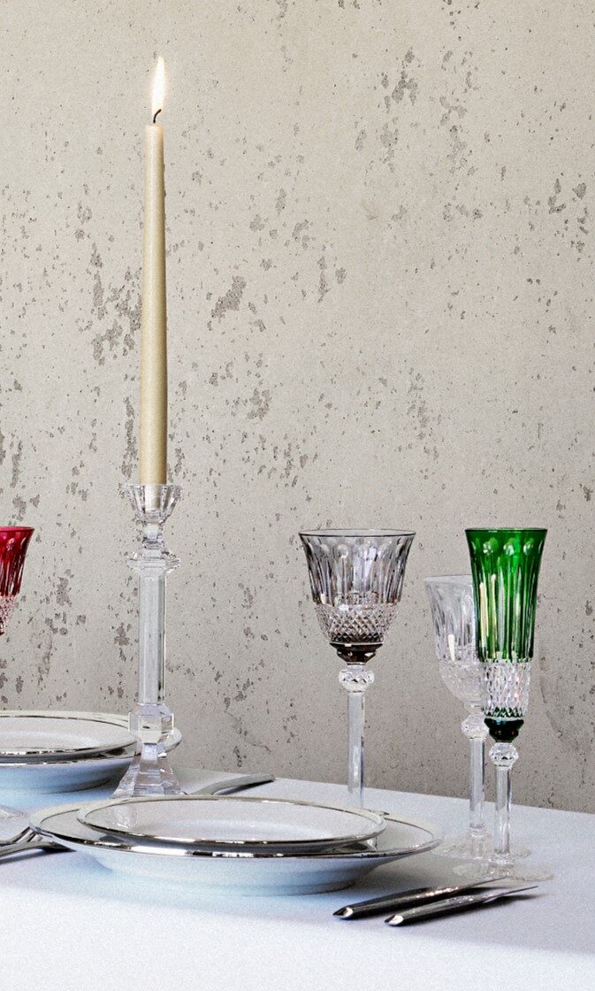 Saint-Louis Tommy Hock in a styled lifestyle setting
