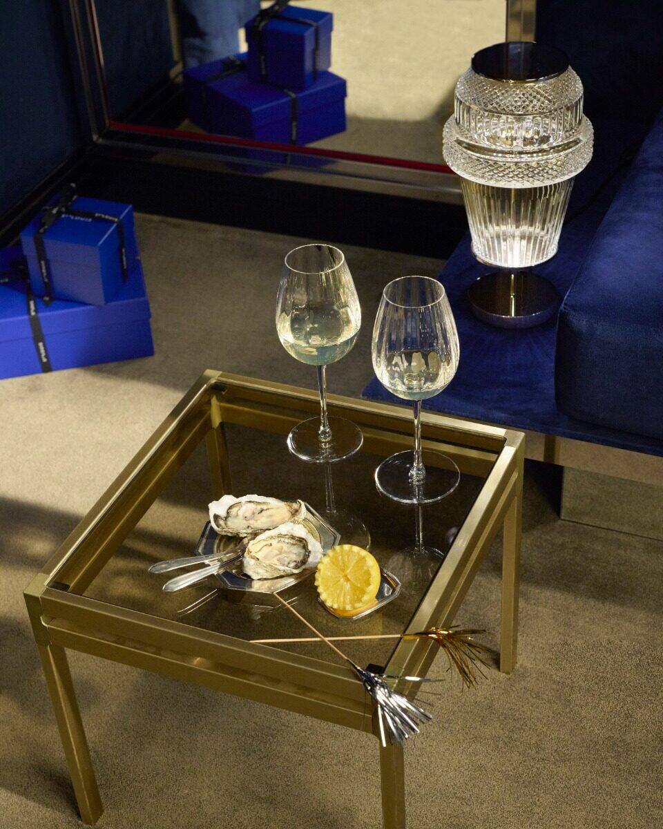 Saint-Louis Twist 1586 Mature Wine Glass in a styled lifestyle setting