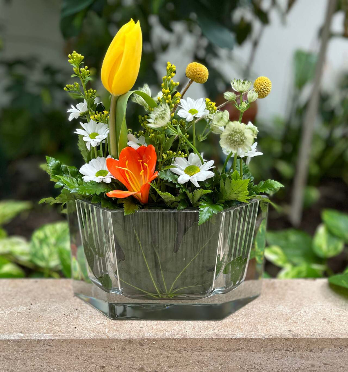 Vista Alegre Parterre Small Vase, view 4