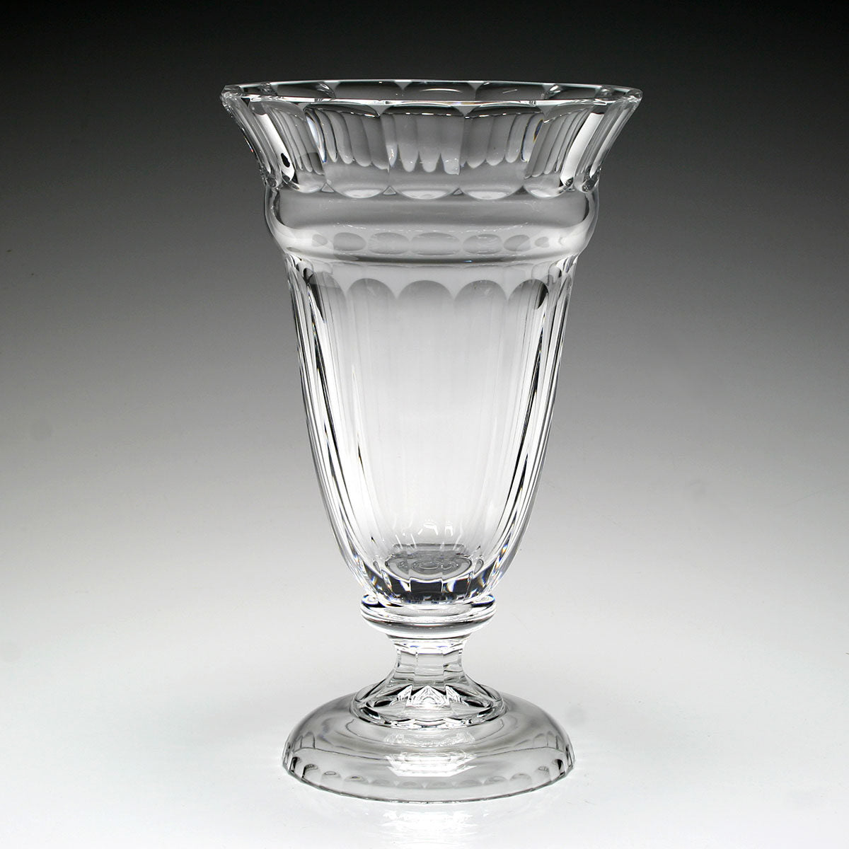 William Yeoward Annette Vase 16" / 40.5cm, handmade crystal, detail view