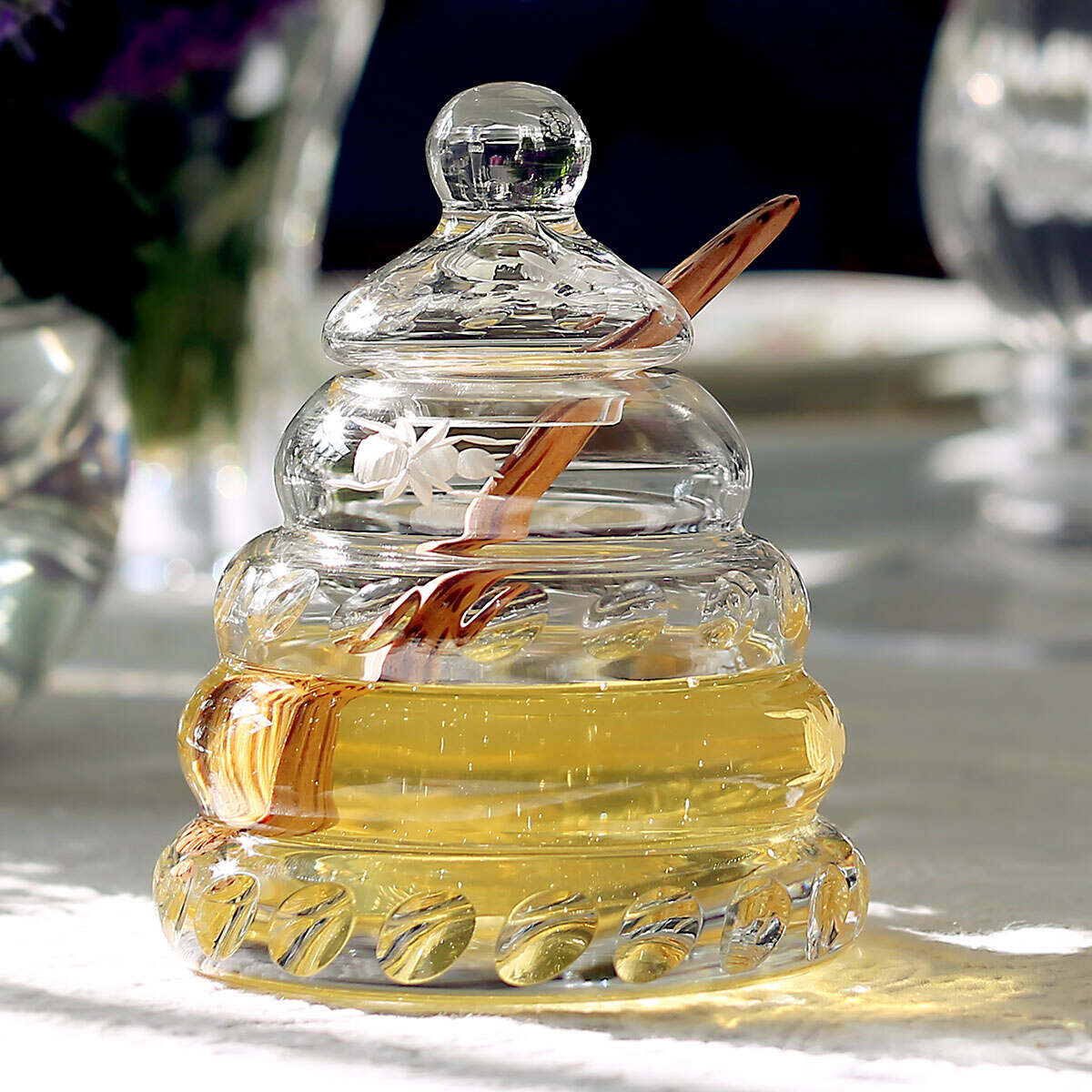 William Yeoward Buzzy Honey Jar with Spoon, handmade crystal, detail view