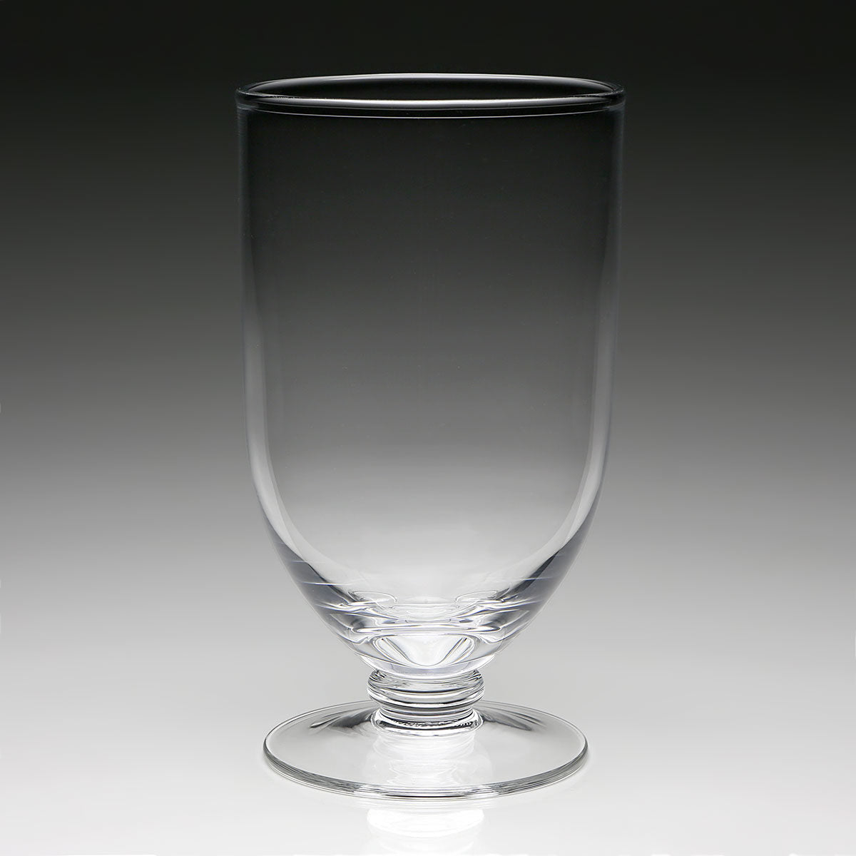 William Yeoward Classic Footed Hurricane 7¼" / 185mm, handmade crystal, detail view