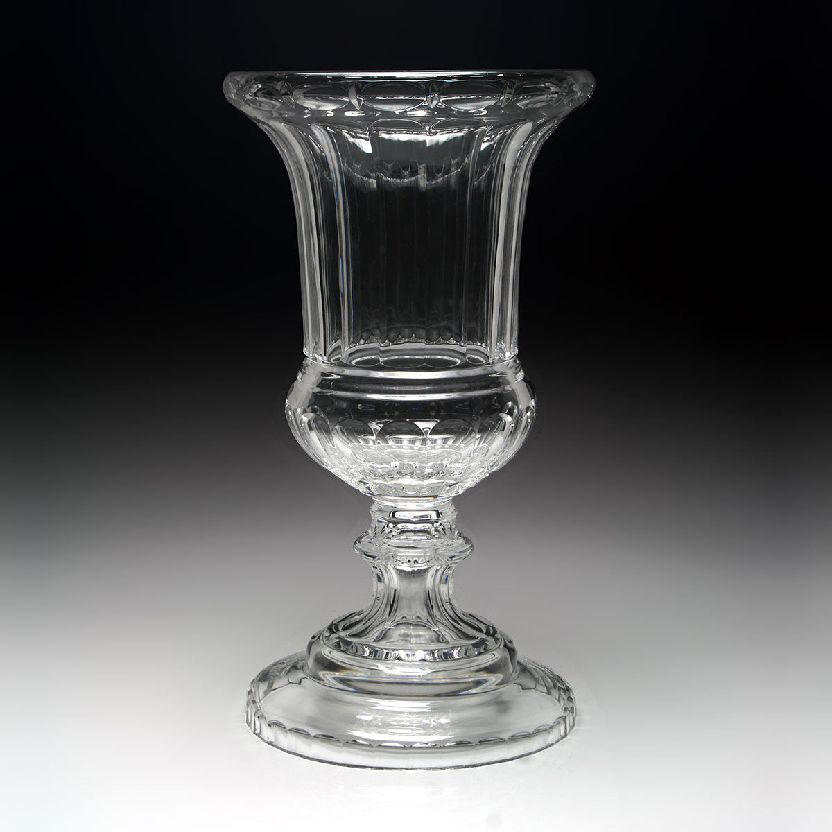 William Yeoward Cornelia Vase 16½" / 42cm, handmade crystal, detail view