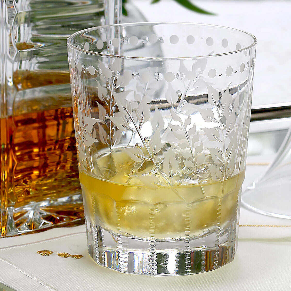 William Yeoward Fern Tumbler Double Old Fashioned, handmade crystal, detail view