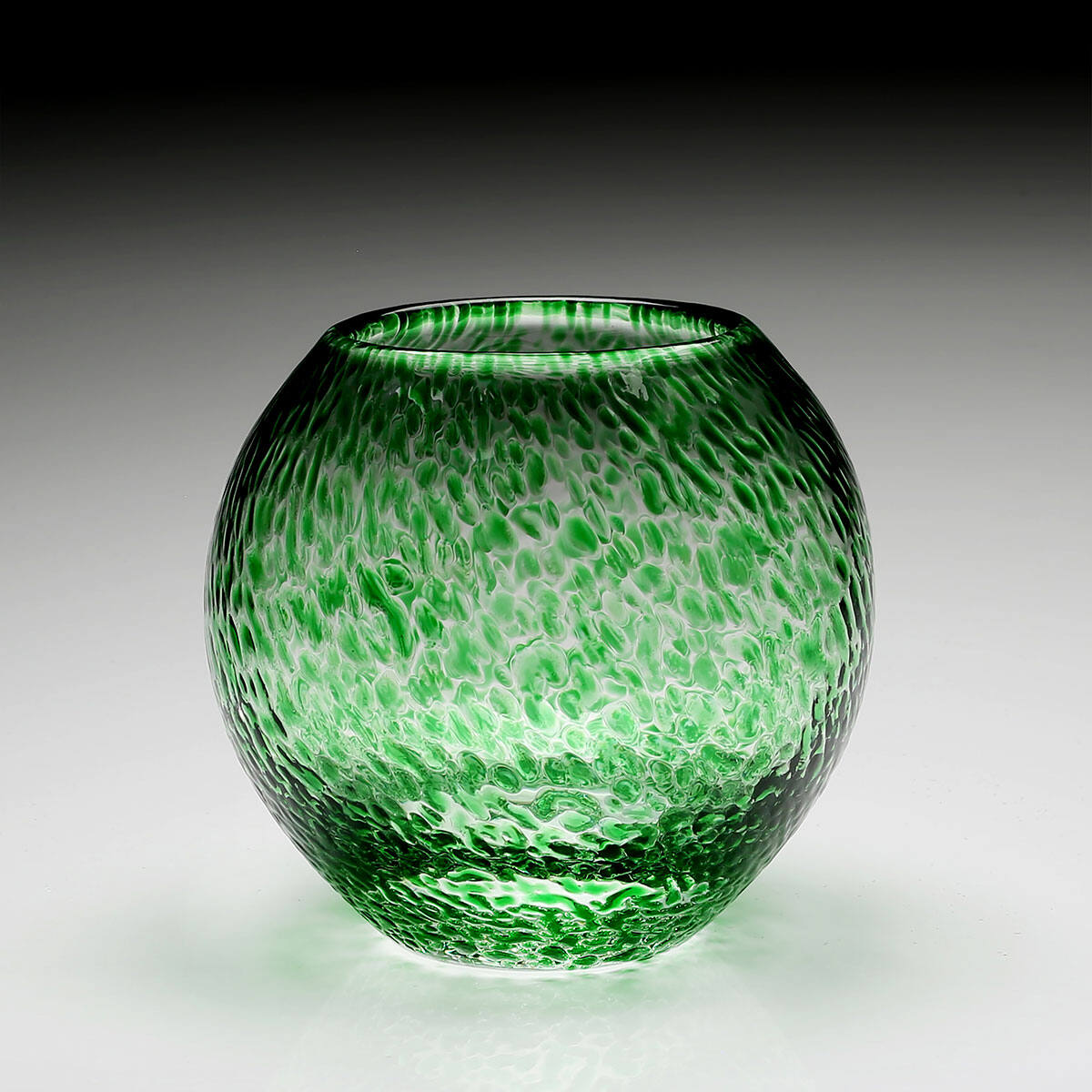 William Yeoward Florence Globe Vase Green 6" / 152mm in Green, handmade crystal, detail view