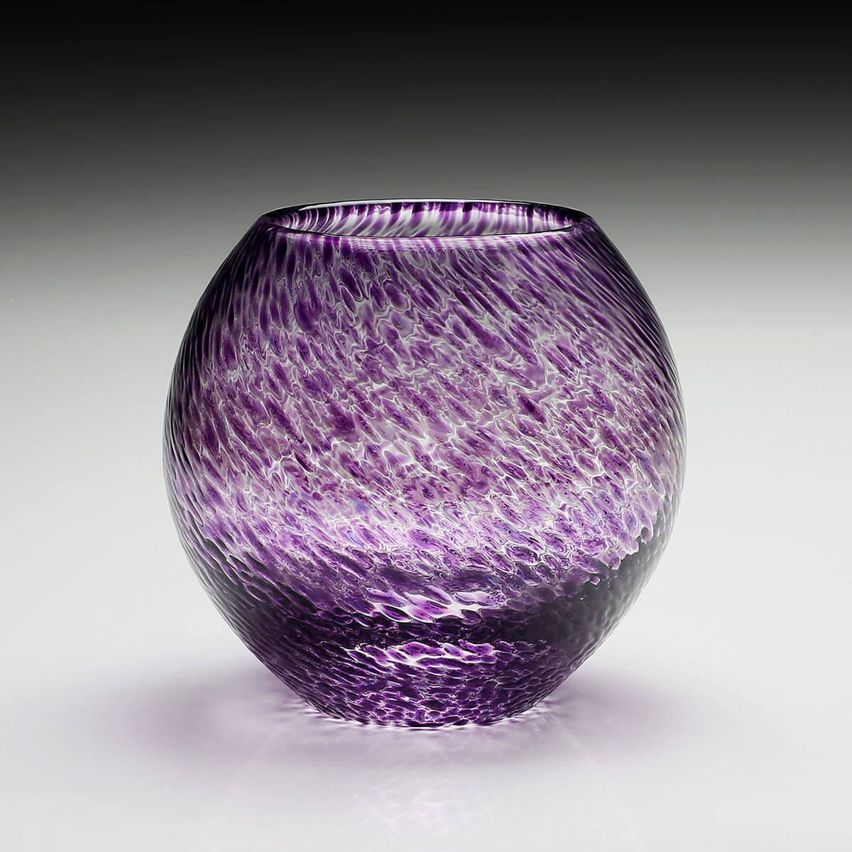 William Yeoward Florence Globe Vase Violet 6" / 152mm in Violet, handmade crystal, detail view