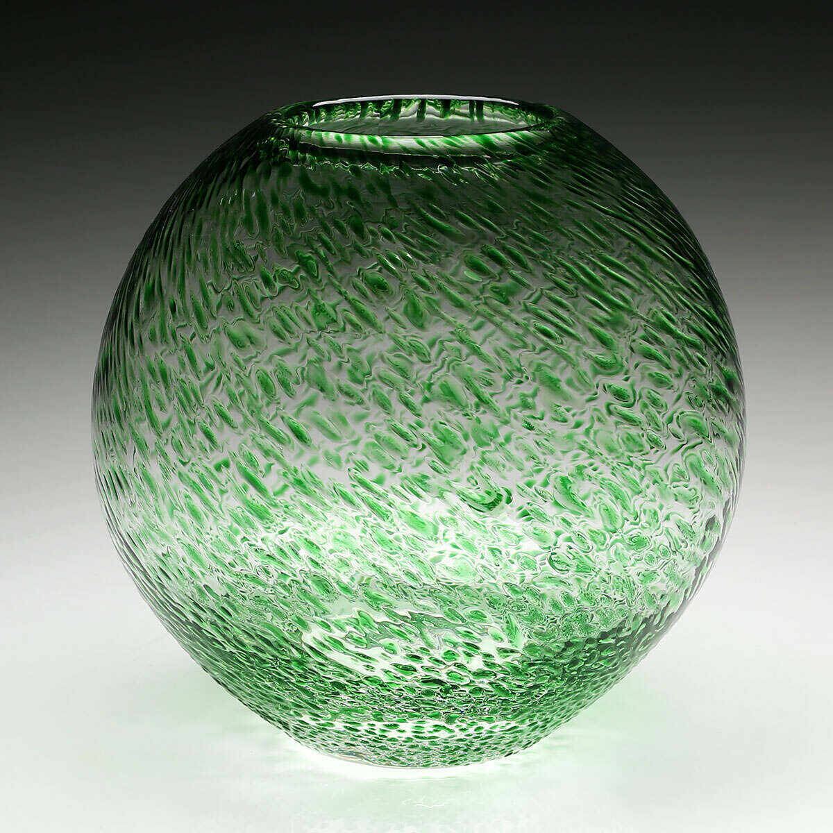 William Yeoward Florence Globe Vase Green 9" / 228mm in Green, handmade crystal, detail view