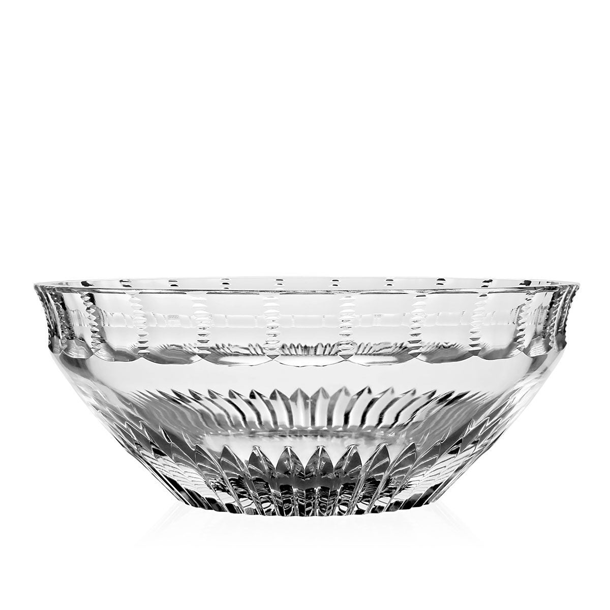 William Yeoward Karen Bowl 10 " / 25.5cm, handmade crystal, on a white background