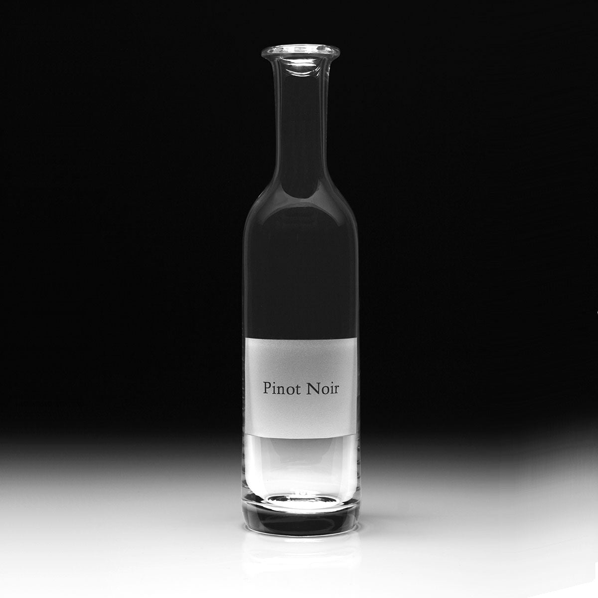William Yeoward Labelled Wine Carafe 'Pinot Noir', handmade crystal, detail view