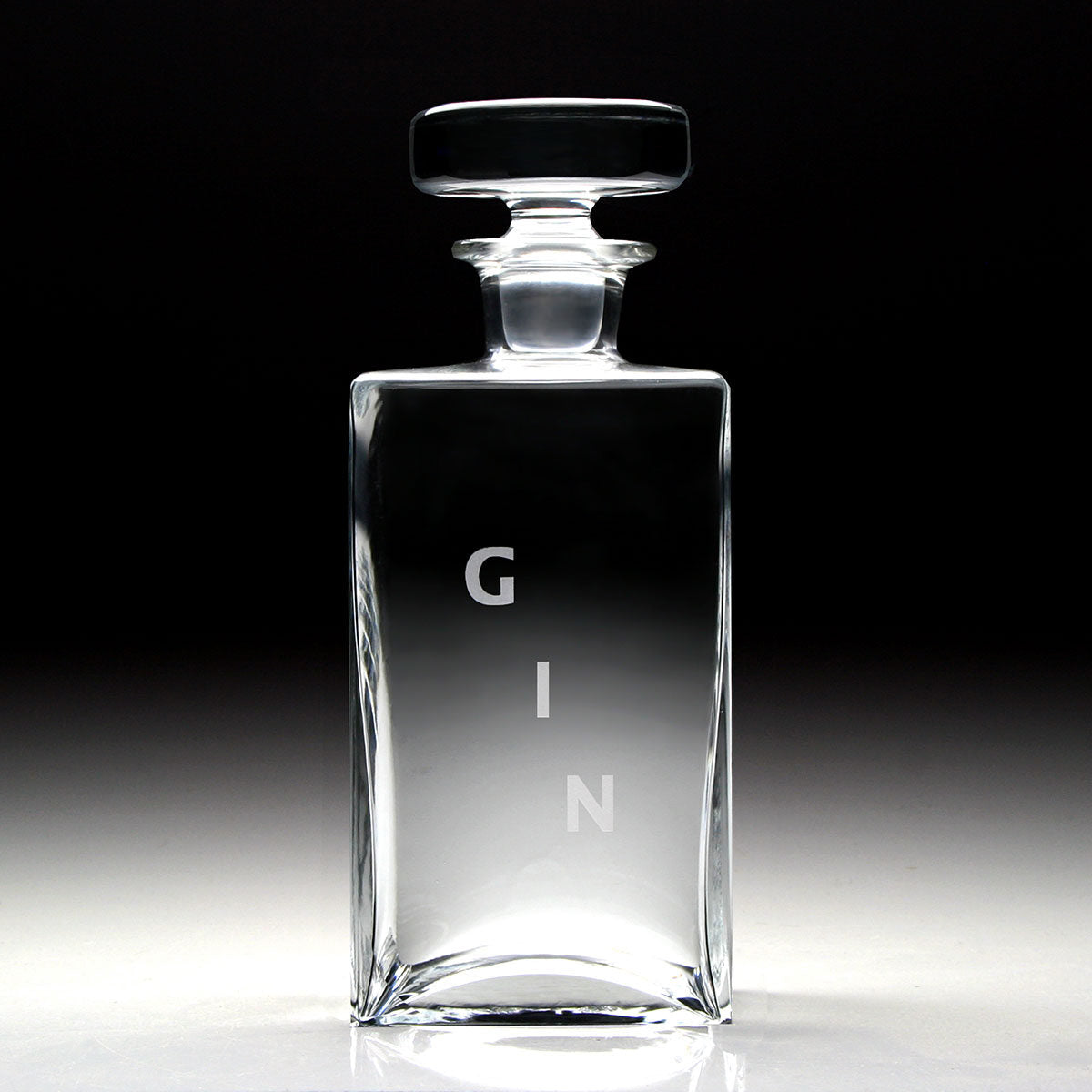 William Yeoward Lillian Square Decanter - GIN, handmade crystal, detail view