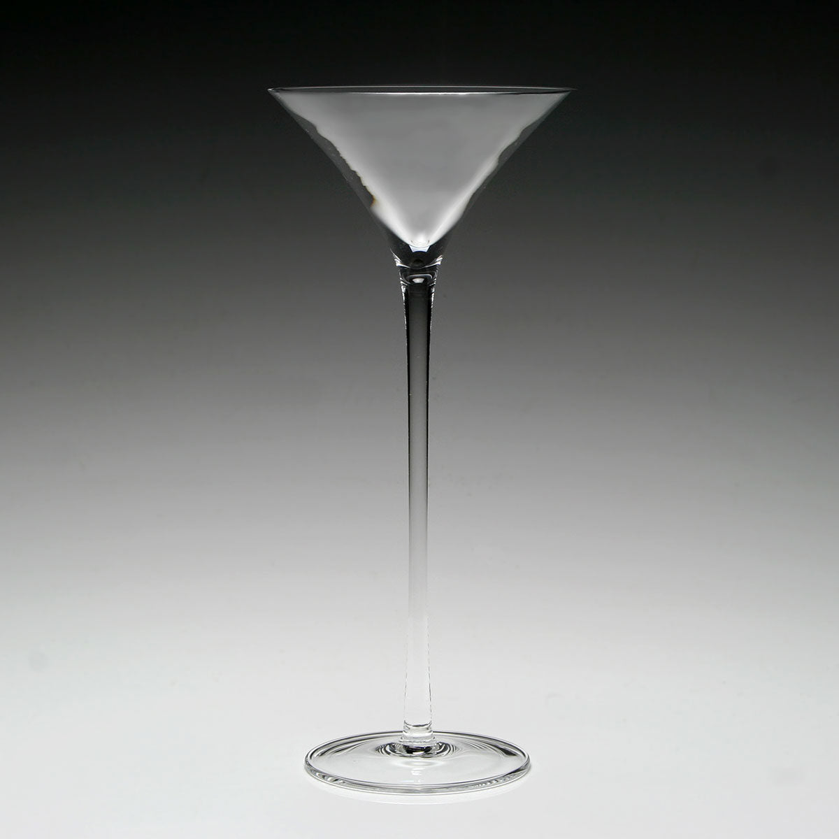 William Yeoward Lillian Tall Martini, handmade crystal, detail view
