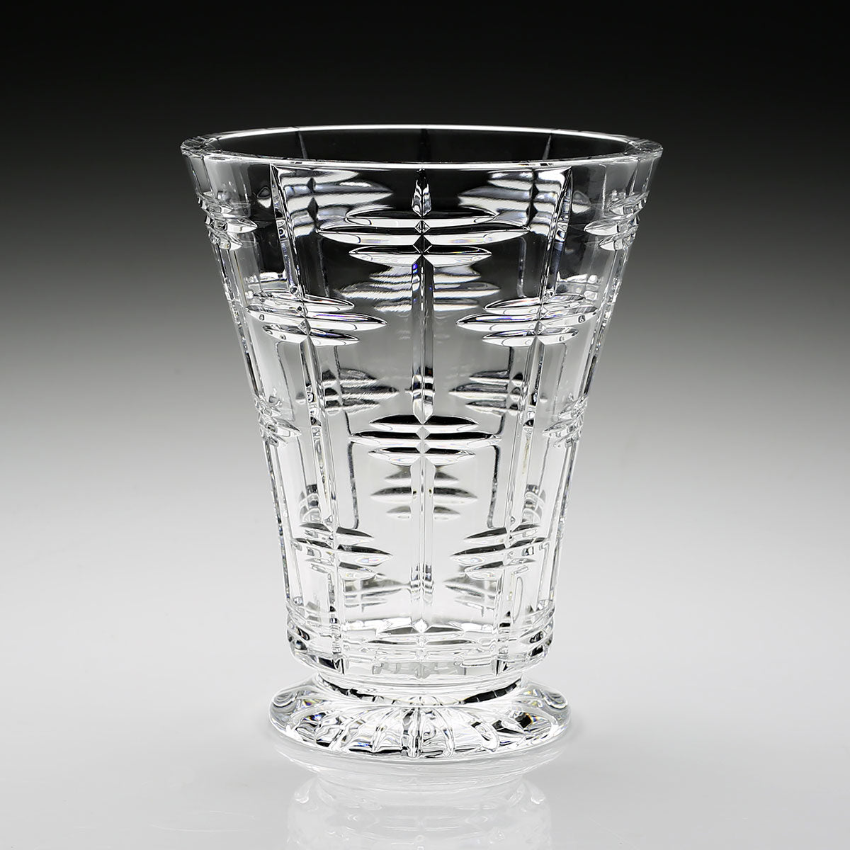 William Yeoward Marlowe Footed Vase 7"/ 182mm, handmade crystal, detail view
