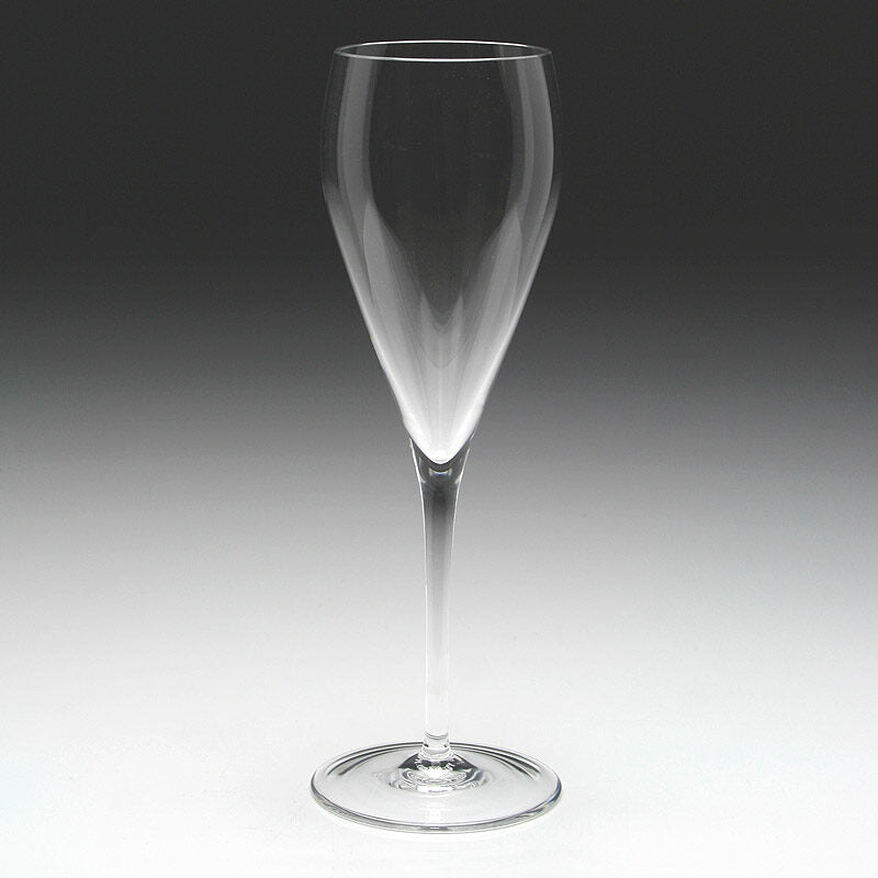 William Yeoward Melody Champagne Flute, handmade crystal, detail view