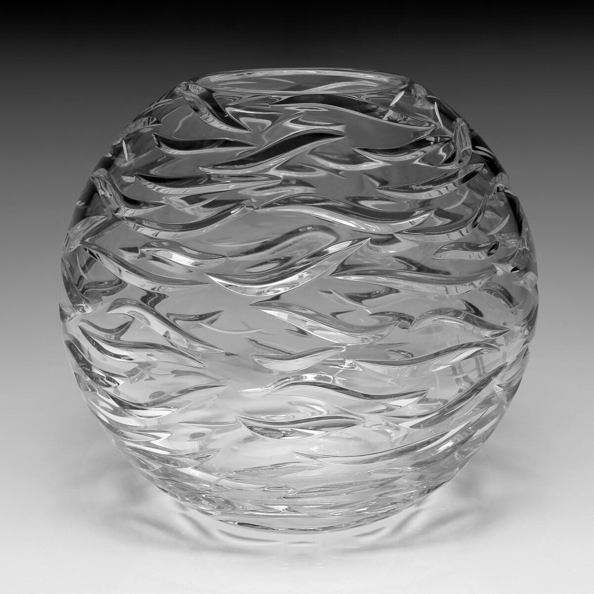 William Yeoward Oceania Centrepiece Rose Bowl 12" / 30.5cm, handmade crystal, detail view