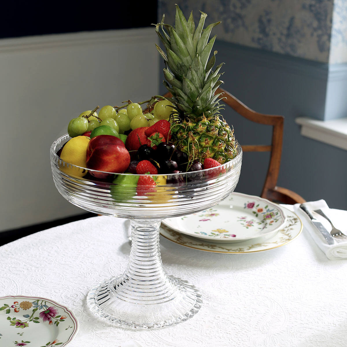 William Yeoward Phoebe Centrepiece 10¼" / 26cm, handmade crystal, detail view