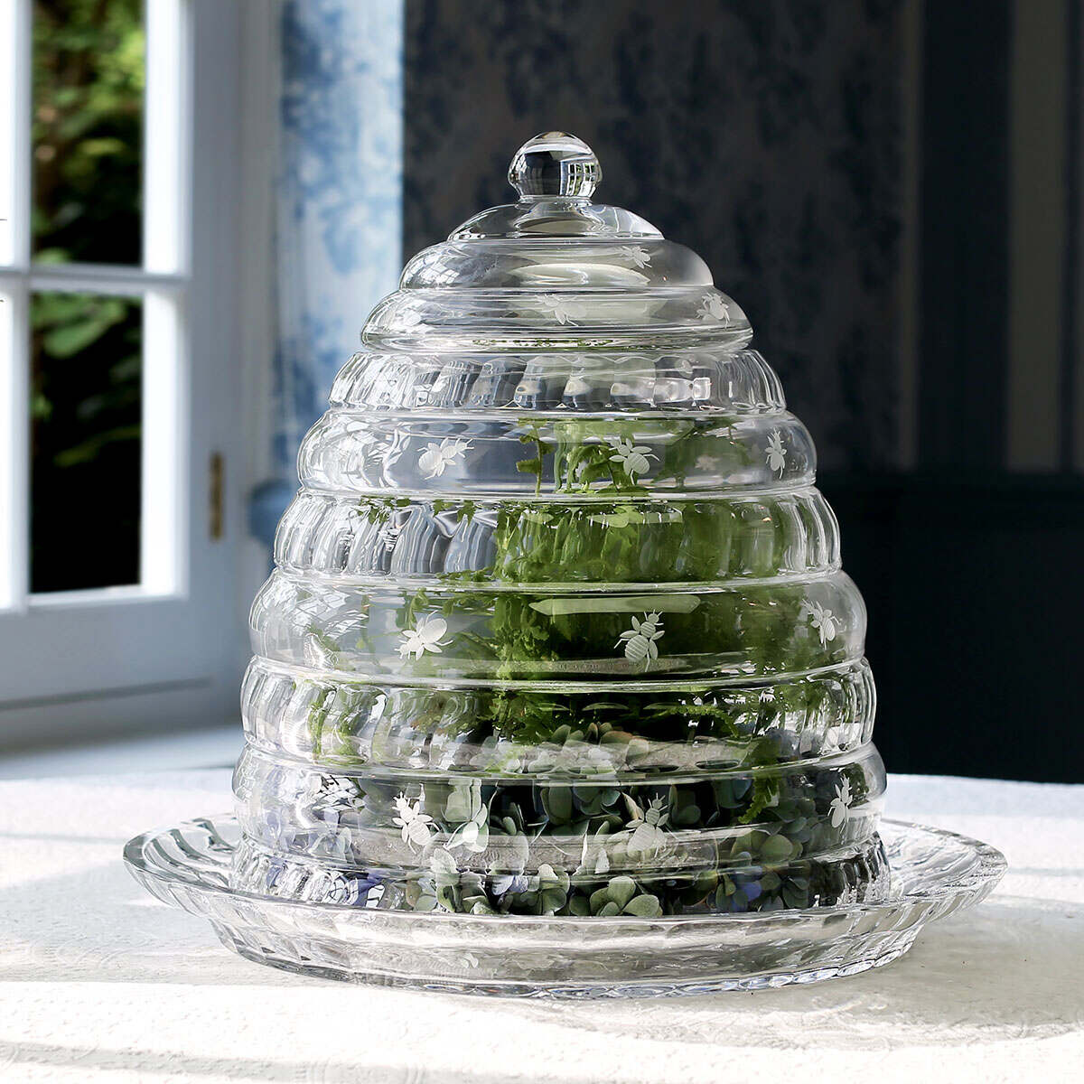 William Yeoward Rosa Beehive Centrepiece 14" / 35cm, handmade crystal, detail view
