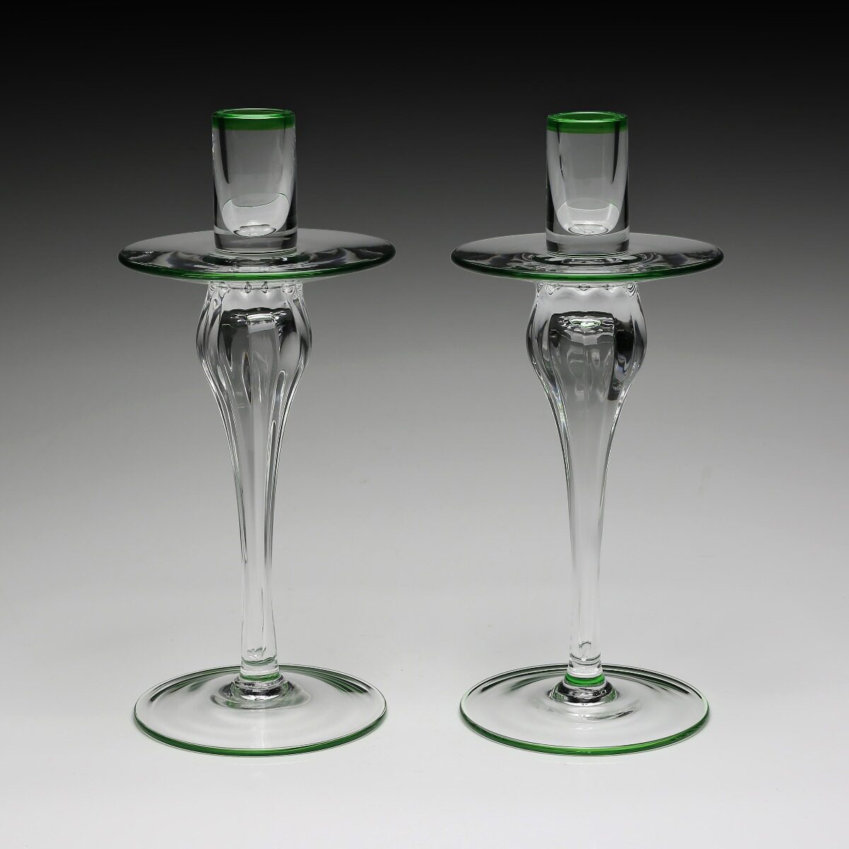 William Yeoward Siena Pair of Candlesticks Green, handmade crystal, detail view