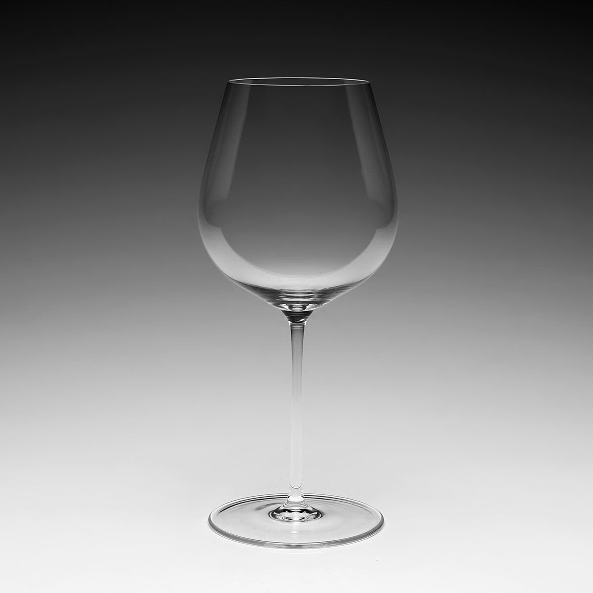 William Yeoward Starr White Burgundy, handmade crystal, detail view