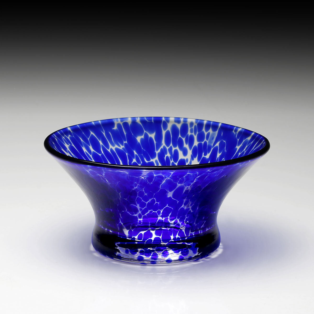 William Yeoward Vanessa Nut Bowl Sicilian Blue in Sicilian Blue, handmade crystal, detail view