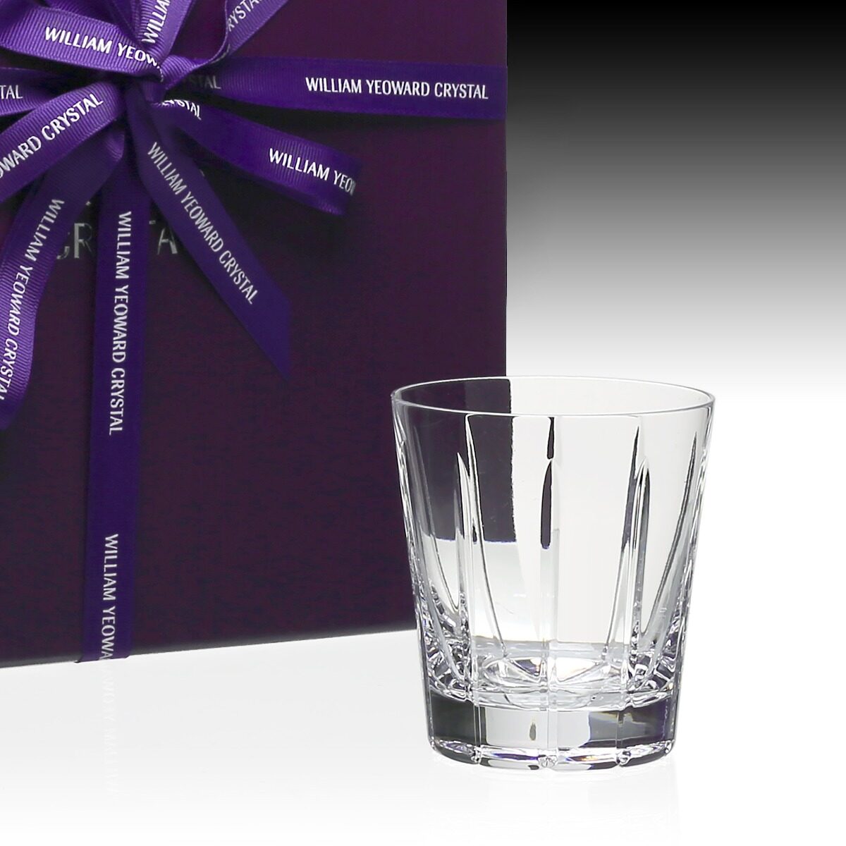 William Yeoward Vesper Gift Set of 4 Whisky Tumblers Conical, handmade crystal, detail view