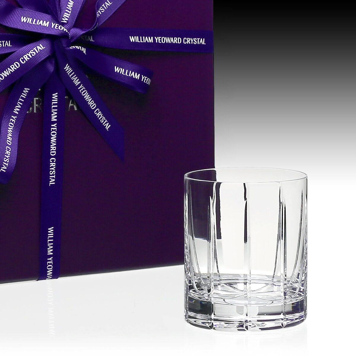 William Yeoward Vesper Gift Set of 4 Whisky Tumblers Straight, handmade crystal, detail view