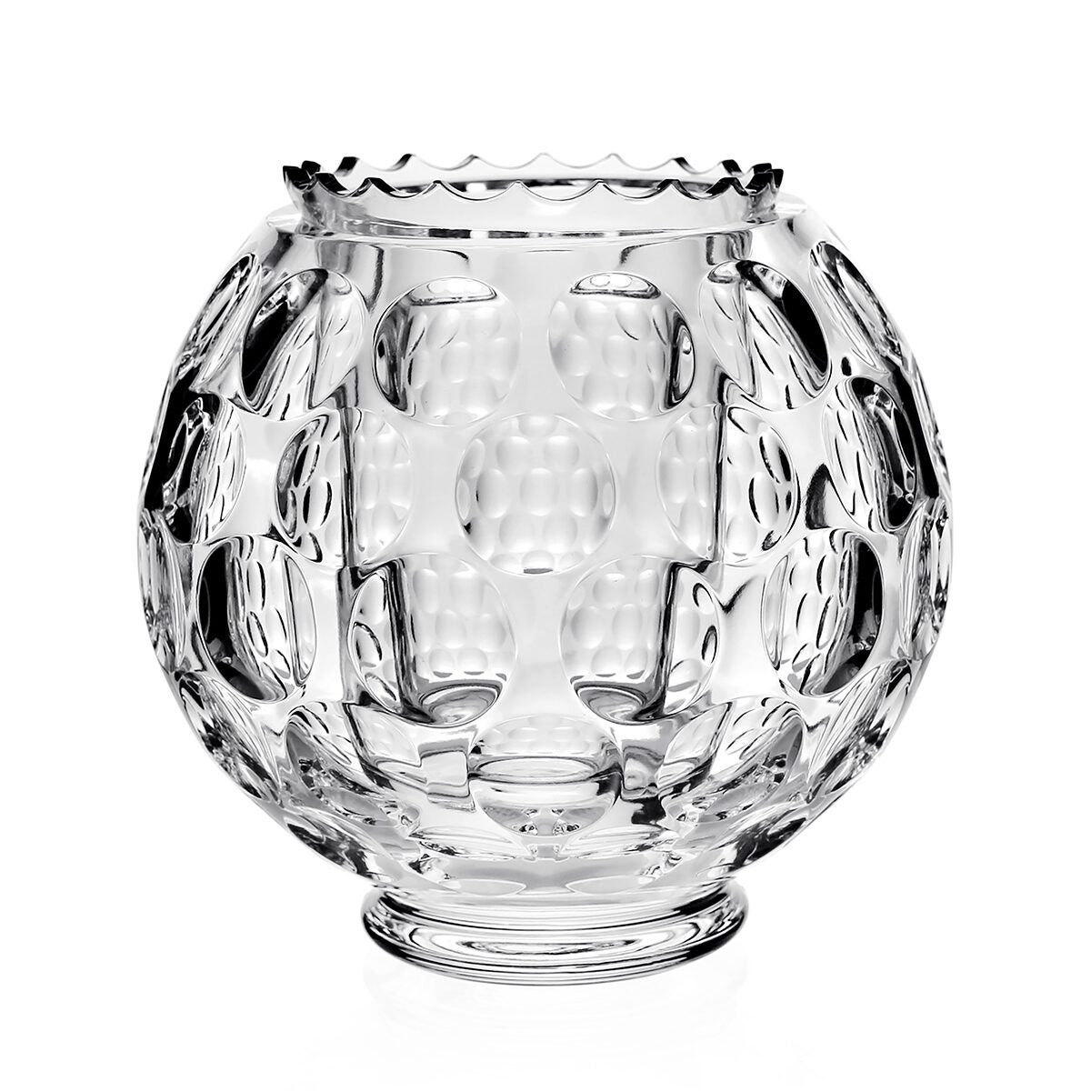William Yeoward Victoria Flower Centre Vase 6" / 156mm, handmade crystal, on a white background