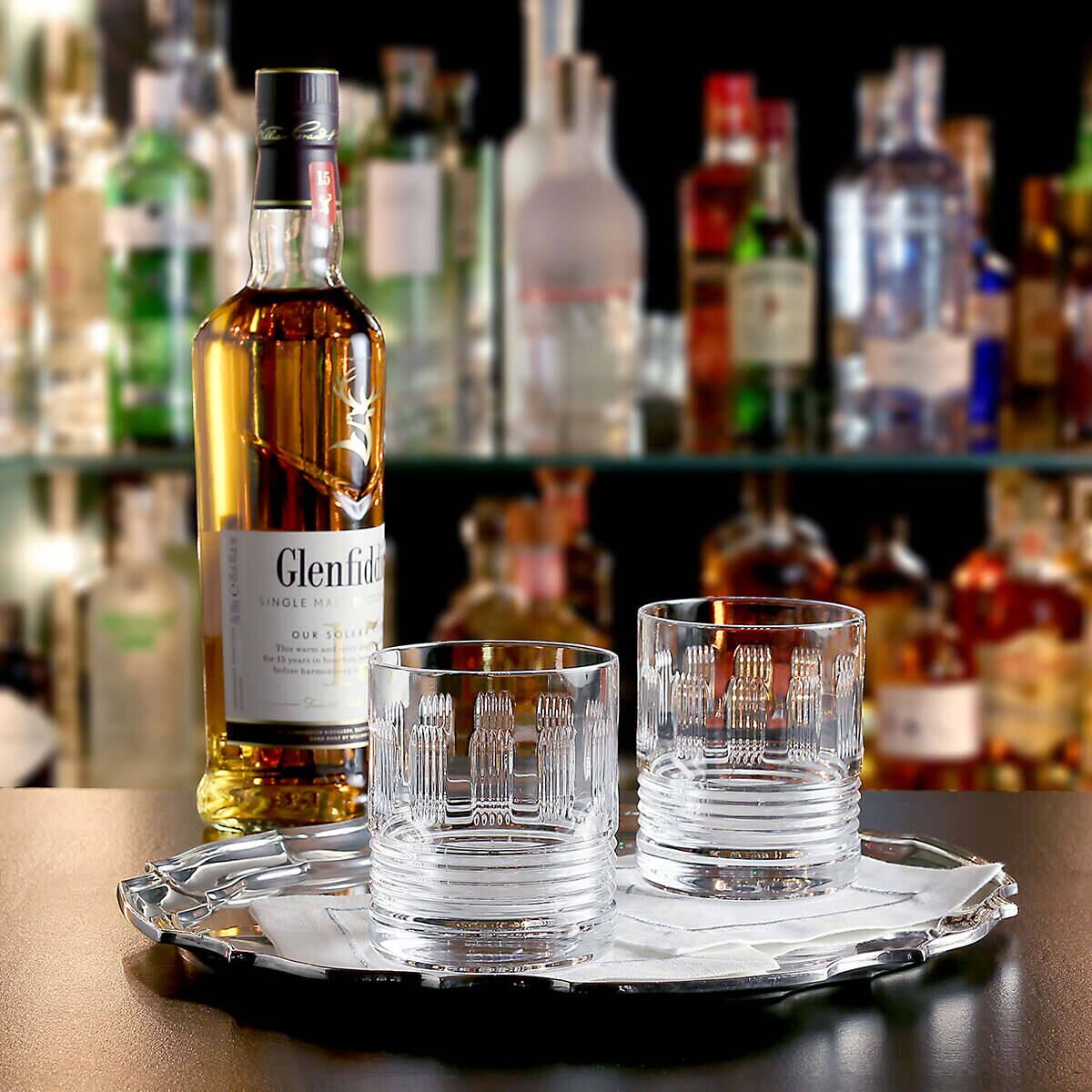 William Yeoward Zelda Tumbler Double Old Fashioned, handmade crystal, detail view